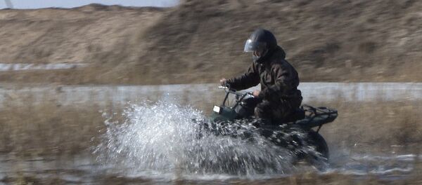 Prueban motocicleta-SUV todoterreno en Rusia - Sputnik Mundo