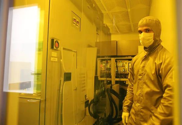 Un científico del Centro Nanotecnológico de Zelenograd Un científico del Centro Nanotecnológico de Zelenograd - Sputnik Mundo