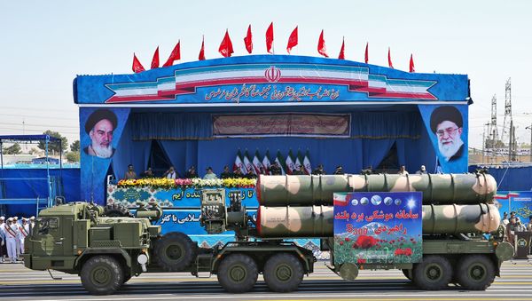 Sistema de misiles antiaéreo iraní S-300 Sistema de misiles antiaéreo iraní S-300 - Sputnik Mundo