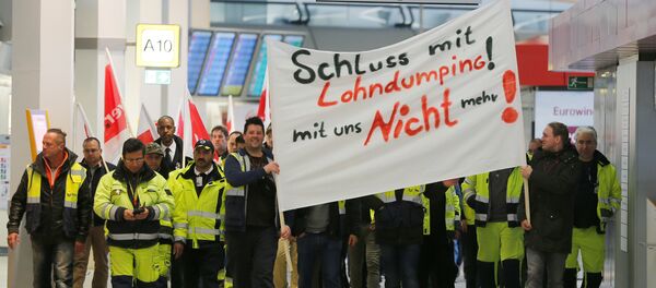 Una huelga de los trabajadores del aeropuerto alemán de Tegel, Berlín - Sputnik Mundo