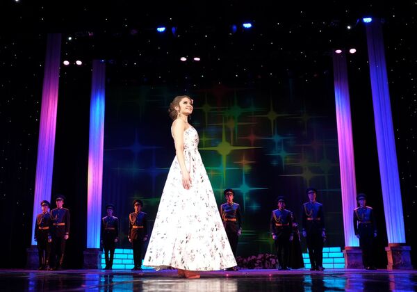 La belleza de las soldados rusas en todo su esplendor - Sputnik Mundo