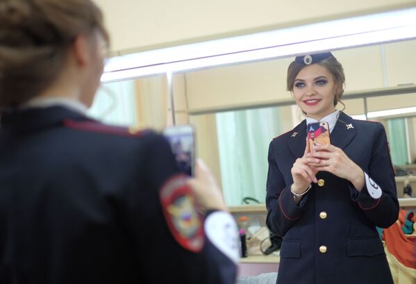 La belleza de las soldados rusas en todo su esplendor - Sputnik Mundo