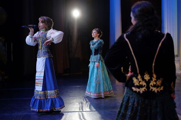 La belleza de las soldados rusas en todo su esplendor - Sputnik Mundo