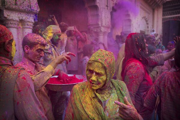 Holi, los espectaculares colores del festival hinduista de primavera - Sputnik Mundo