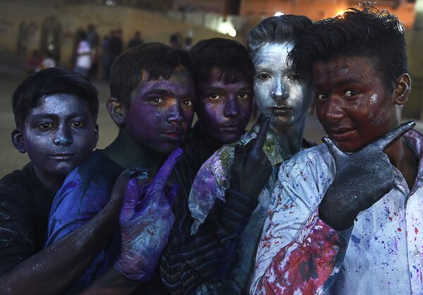 Holi, los espectaculares colores del festival hinduista de primavera - Sputnik Mundo
