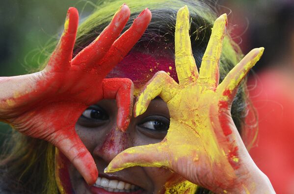 Holi, los espectaculares colores del festival hinduista de primavera - Sputnik Mundo