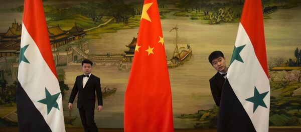 Banderas de China y Siria - Sputnik Mundo