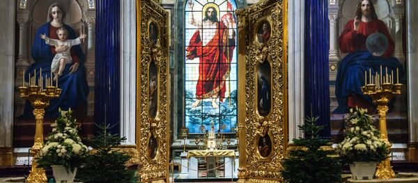 El suntuoso interior de la catedral de San Isaac de San Petersburgo - Sputnik Mundo