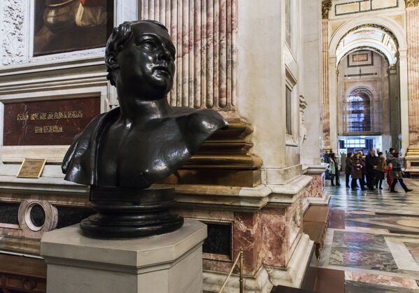 El suntuoso interior de la catedral de San Isaac de San Petersburgo - Sputnik Mundo