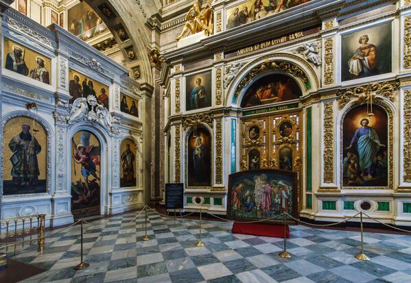 El suntuoso interior de la catedral de San Isaac de San Petersburgo - Sputnik Mundo