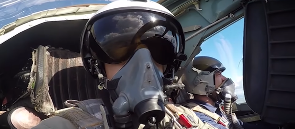 Los pilotos de un Su-24 - Sputnik Mundo