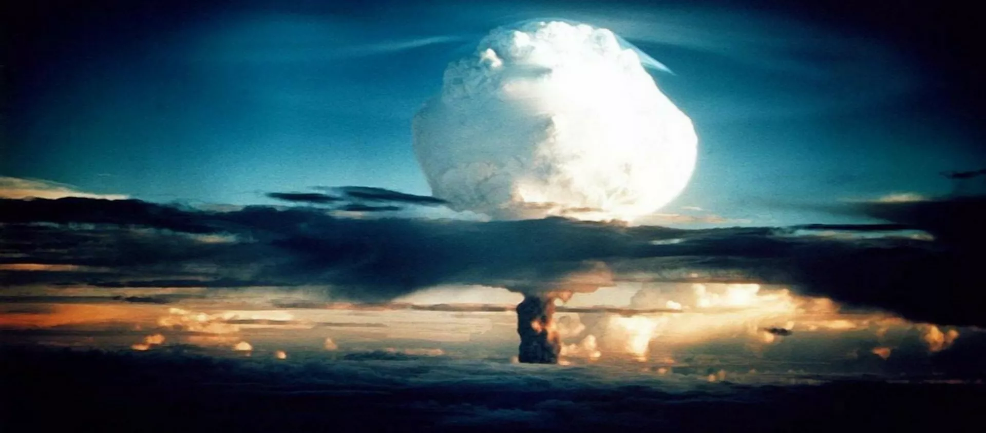 Una explosión nuclear (imagen referencial) Una explosión nuclear (imagen referencial) - Sputnik Mundo, 1920, 30.07.2020
