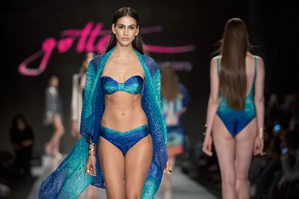 Los Ángeles de Israel: la moda playera que arrasa en Tel Aviv Los Ángeles de Israel: la moda playera que arrasa en Tel Aviv - Sputnik Mundo