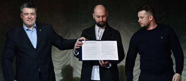 La firma de un manifiesto en Kiev por los nacionalistas La firma de un manifiesto en Kiev por los nacionalistas - Sputnik Mundo