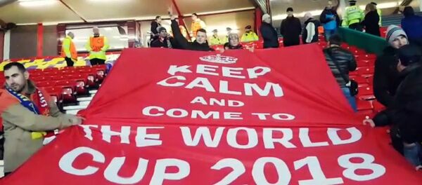 ¡Vengan todos a Rusia! Hinchas rusos invitan a los británicos al Mundial 2018 - Sputnik Mundo