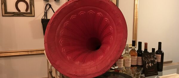 Fonógrafo en el que se reproducen distintas versiones de La Cumparsita Fonógrafo en el que se reproducen distintas versiones de La Cumparsita - Sputnik Mundo