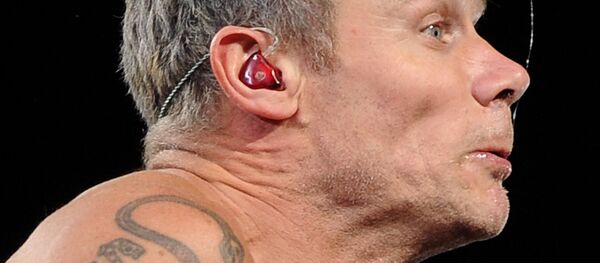 La saliva de un músico de rock - Sputnik Mundo