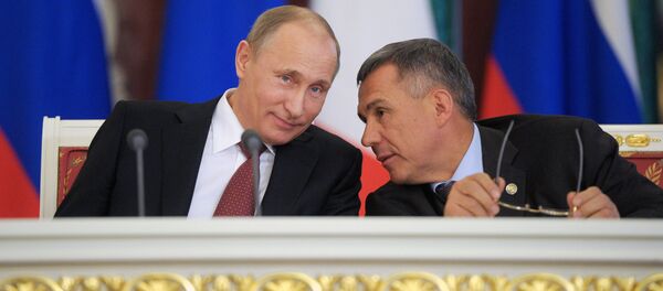 Vladímir Putin y Rustam Minnijánov (archivo) - Sputnik Mundo