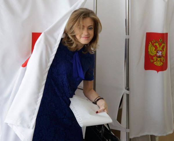 ¡Feliz cumpleaños, Natalia Poklónskaya! - Sputnik Mundo