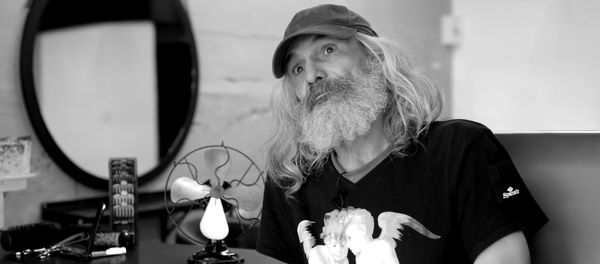 Una peluquería de Palma de Mallorca transformó la a un sin techo - Sputnik Mundo