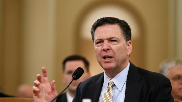 El exdirector del FBI, James Comey (archivo) - Sputnik Mundo