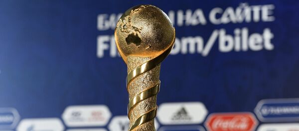 El trofeo de la Copa Confederaciones - Sputnik Mundo