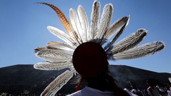 Trajes típicos y mexicanos muestran la diversidad cultural del país - Sputnik Mundo