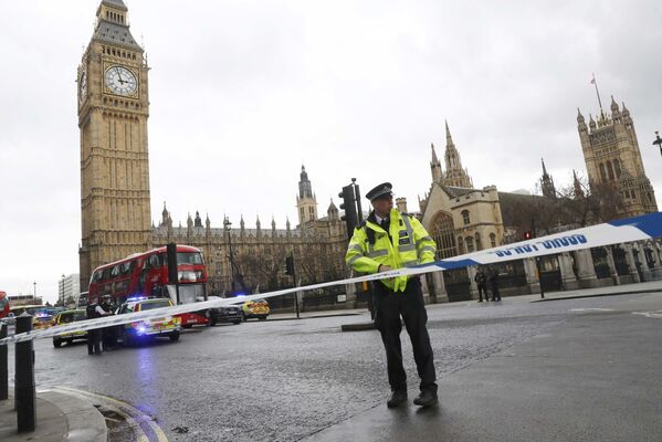 Las imágenes más impactantes del ataque terrorista en Londres - Sputnik Mundo