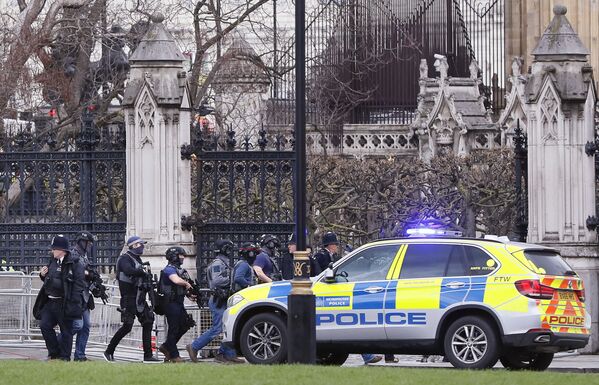 Las imágenes más impactantes del ataque terrorista en Londres - Sputnik Mundo