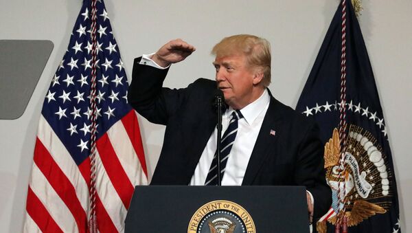 U.S. President Donald Trump delivers remarks at the National Republican Congressional Committee March Dinner in Washington - Sputnik Mundo