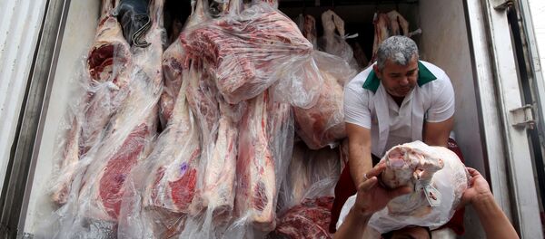 Camión cargado de carne en Brasil (archivo) - Sputnik Mundo