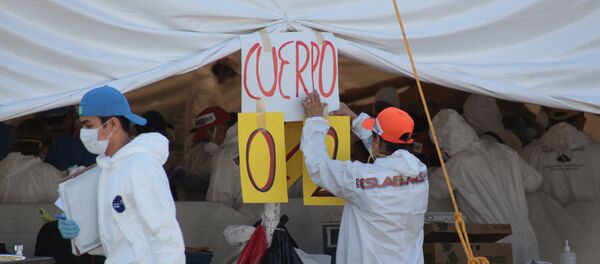 Exhumación de 35 cadáveres de una fosa común, Jojutla, México - Sputnik Mundo