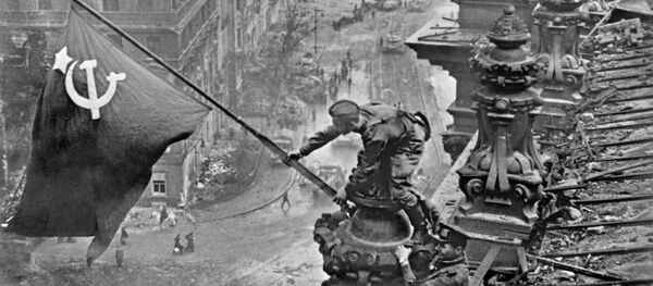 La historia a través de un lente de cámara: las legendarias fotos de Evgueni Jaldéi - Sputnik Mundo