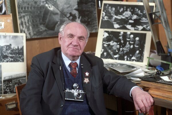 La historia a través de un lente de cámara: las legendarias fotos de Evgueni Jaldéi - Sputnik Mundo