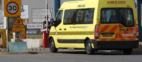 Una ambulancia británica - Sputnik Mundo