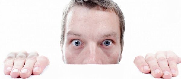 Un hombre sorprendido - Sputnik Mundo