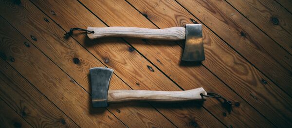 Hachas (imagen referencial) - Sputnik Mundo