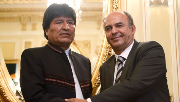 Presidente de Bolivia, Evo Morales, y ministro de Defensa de Bolivia, Reymi Ferreira (archivo) Presidente de Bolivia, Evo Morales, y ministro de Defensa de Bolivia, Reymi Ferreira (archivo) - Sputnik Mundo