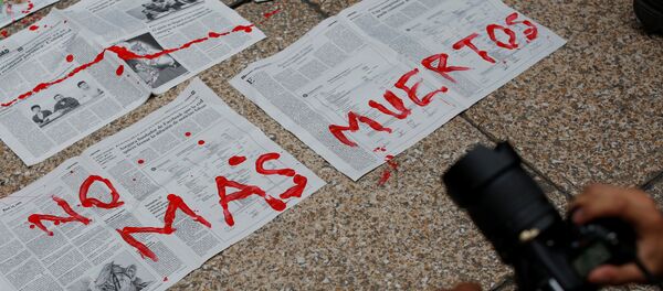 Protesta contra el asesinato de una periodista mexicana (Archivo) - Sputnik Mundo