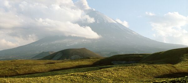 Volcán Kliuchevskoi de Kamchatka (archivo) - Sputnik Mundo