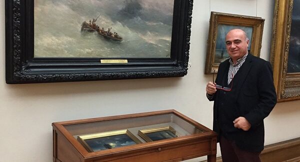 Bulent Ozukan, director de la exposición 'Estambul de Aivazovski' - Sputnik Mundo