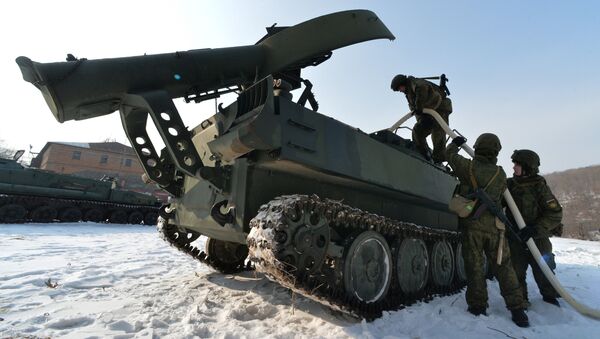 El aparato de desminado soviético UR-77 Meteorit, también utilizado en Siria - Sputnik Mundo