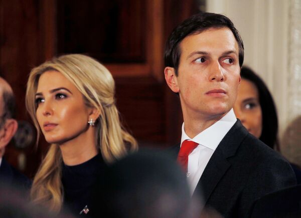 Ivanka Trump, hija y asesora del presidente Donald Trump, y Jared Kushner, esposo de Ivanka y consejero superior de Donald Trump - Sputnik Mundo