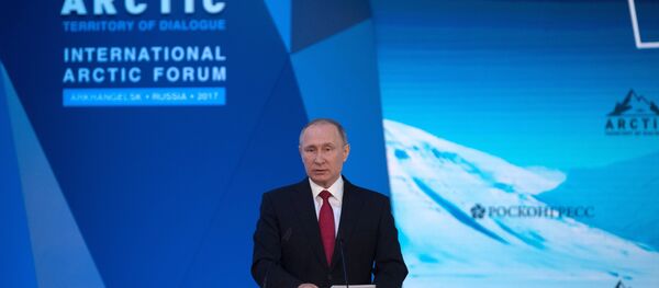 Vladímir Putin, presidente de Rusia, en el Foro Ártico Internacional - Sputnik Mundo