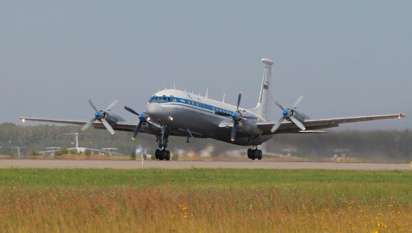 El avión ruso Il-18 - Sputnik Mundo