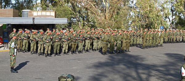 Cadetes del ejército argentino instantes antes de proceder a interpretar el himno de Argentina en un acto realizado en el Cerro de la Gloria de Mendoza. - Sputnik Mundo