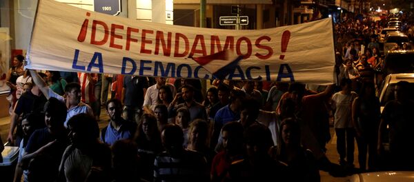 Protesta contra un proyecto de reforma constitucional en Paraguay - Sputnik Mundo