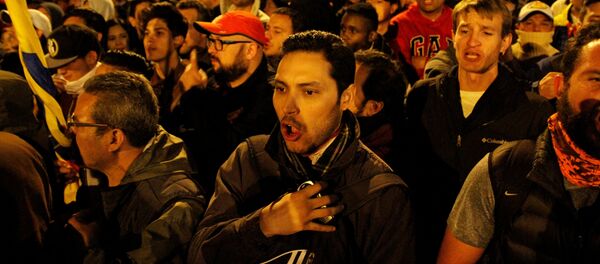 Supporters of Ecuadorean presidential candidate Guillermo Lasso demonstrate during a national election day in Quito, Ecuador - Sputnik Mundo