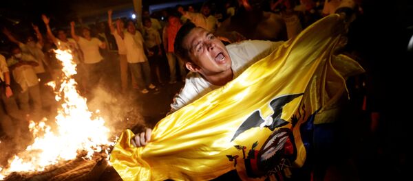La manifestación de protesta de los partidarios del candidato presidencial Guillermo Lasso tras las elecciones en Ecuador (archivo) La manifestación de protesta de los partidarios del candidato presidencial Guillermo Lasso tras las elecciones en Ecuador (archivo) - Sputnik Mundo