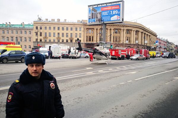 Explosión sacude el metro de San Petersburgo (fuertes imágenes) - Sputnik Mundo